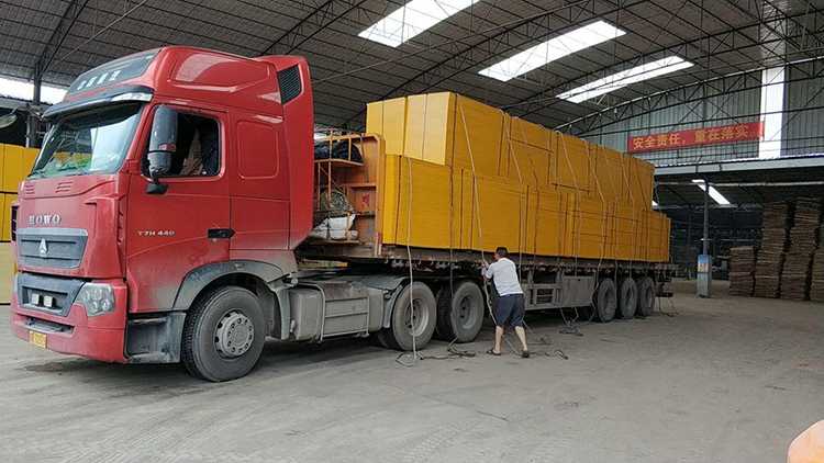 四川工地建筑模板又要發車啦插圖1 建筑模板發往四川方向